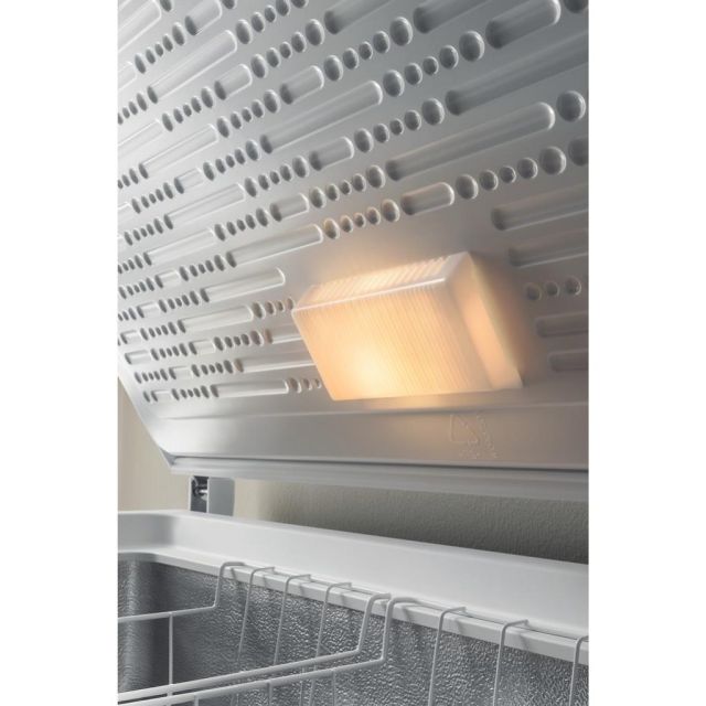 Hotpoint CS2A300HFA1 315L Freestanding Chest Freezer - White